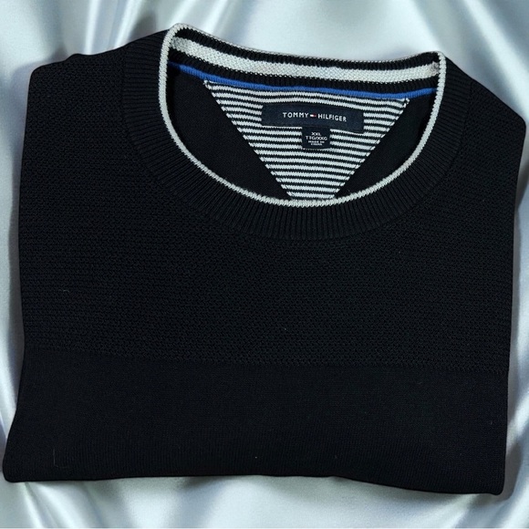 362 Tommy Hilfiger | NWOT Men's Dark Blue Kit Crewneck Sweater (size 2XL) - Picture 15 of 15